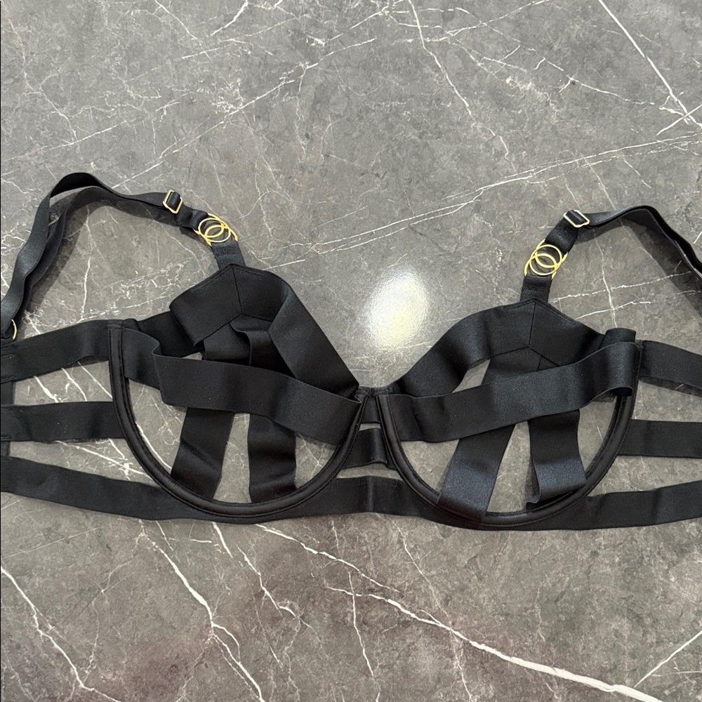 Victoria’s Secret Black Strappy Bra